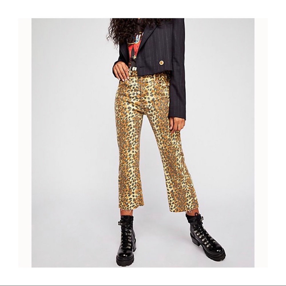 NW/o MinkPink Mid Rise Leopard Cropped Jeans
